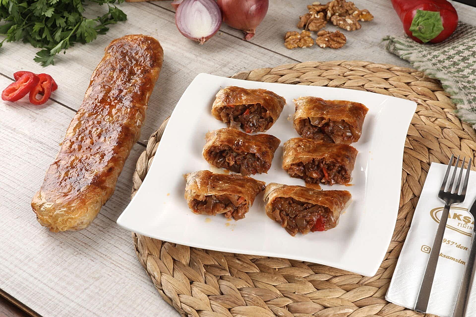 Kıymalı Kol Böreği